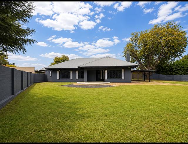 3 BEDROOM HOUSE FOR SALE IN THREE RIVERS